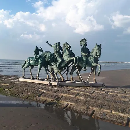 6 Pers, Oostduinkerke Aan Zee * Koksijde